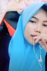 Gadis Hijab Biru Omek Sampai Basah 1.jpg