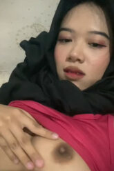 Ganis Hijab suka pamer