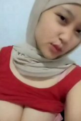 Haniya Hijab Toge.jpg